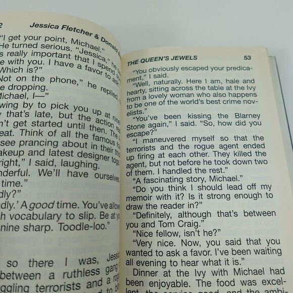 Murder She Wrote The Queens Jewels and A Slaying In Savannah Lot of 2 - Picture 7 of 11